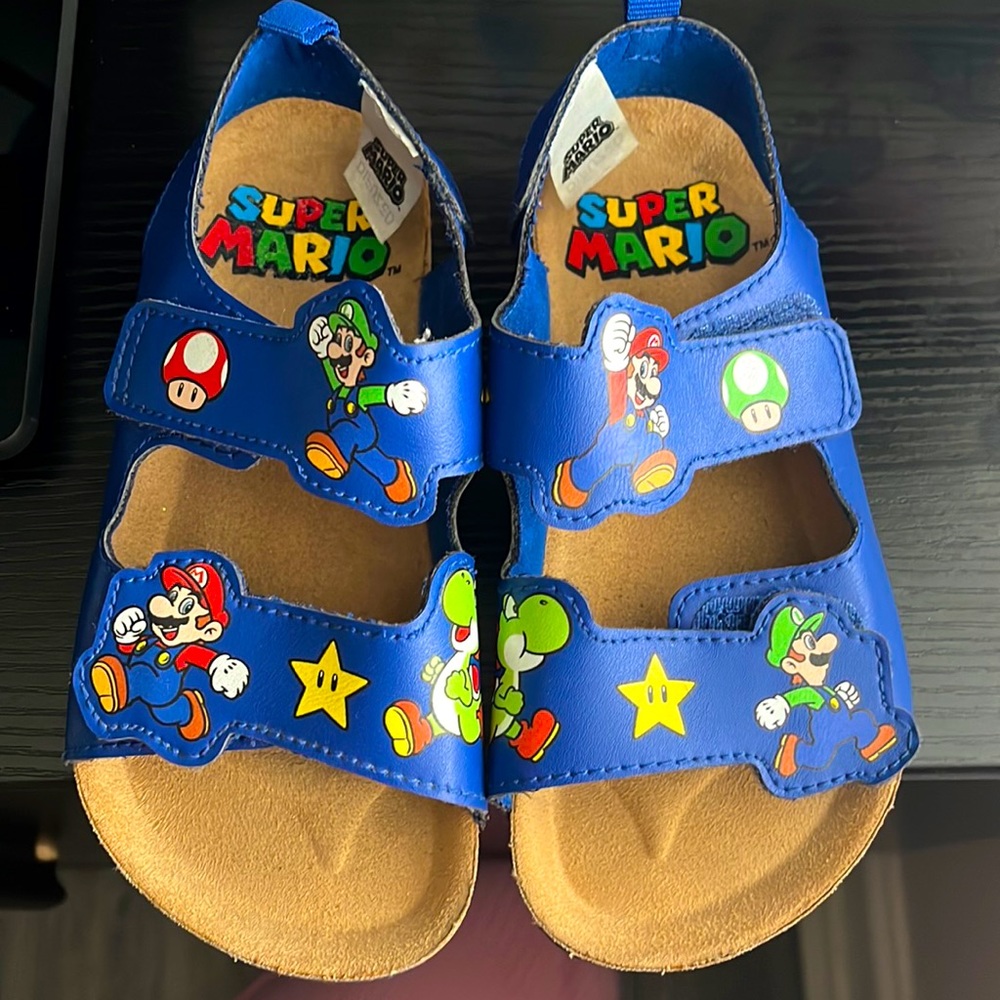 H&M’s 9.5US Mario Bros Velcro sandals in perfect condition used 3 times as much.